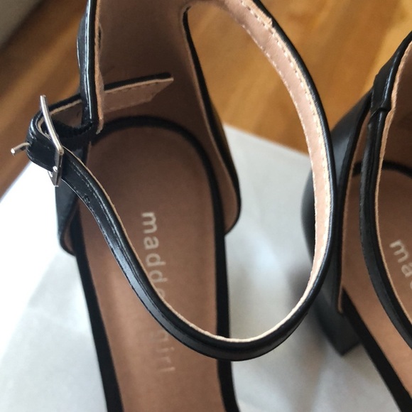 Madden Girl Beella Black Strapy block heels Sandals shoes 8.5 M party - Picture 3 of 10